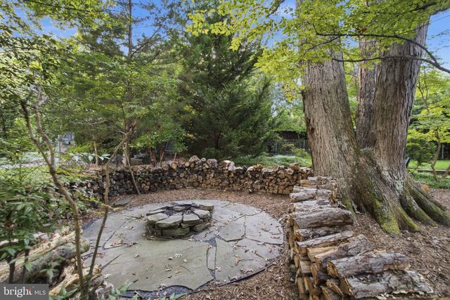 2312 VALLEY DR, Alexandria, VA 22302