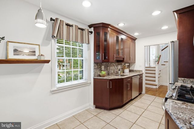 2312 VALLEY DR, Alexandria, VA 22302