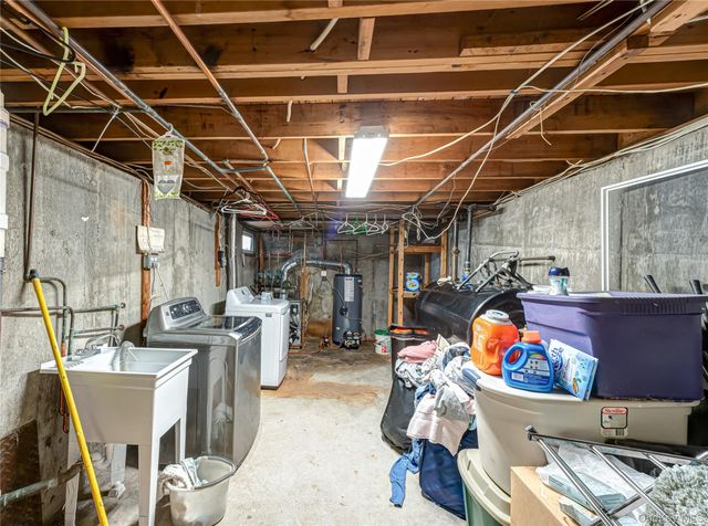 6 Roman Court, Lake Grove, NY 11755