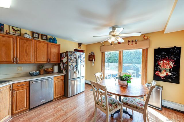 6 Roman Court, Lake Grove, NY 11755