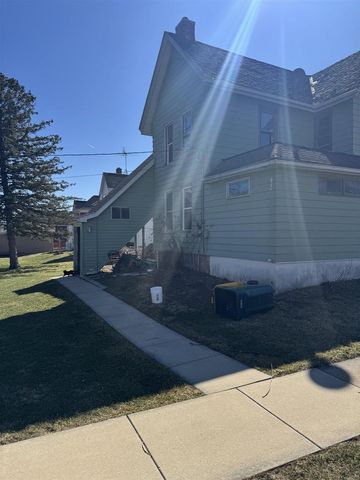 119 10th Avenue, New Glarus, WI 53574