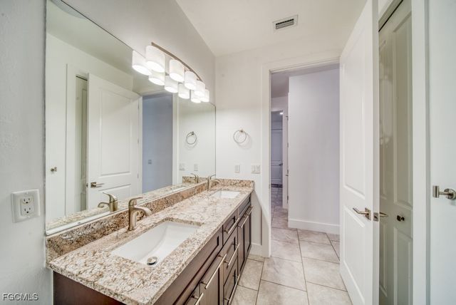 1528 NW 24th PL, Cape Coral, FL 33993