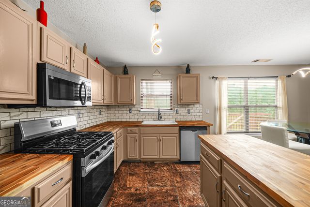 4096 Arnolds Mill Overpass, Douglasville, GA 30135