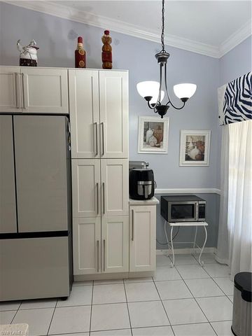 561 Saint Andrews, Naples, FL 34113