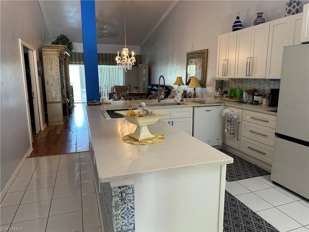 561 Saint Andrews, NAPLES, FL 34113 — photo 4