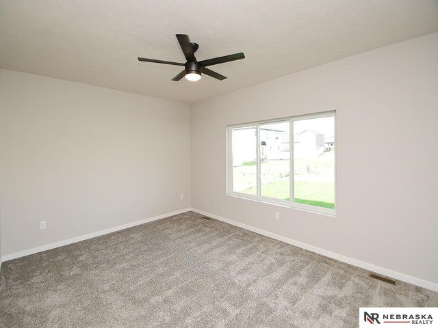 9434 Duckhorn Drive, Lincoln, NE 68526