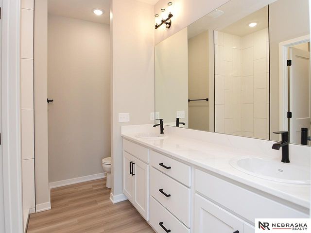 9434 Duckhorn Drive, Lincoln, NE 68526