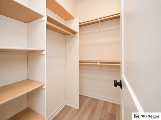 9434 Duckhorn Drive, Lincoln, NE 68526