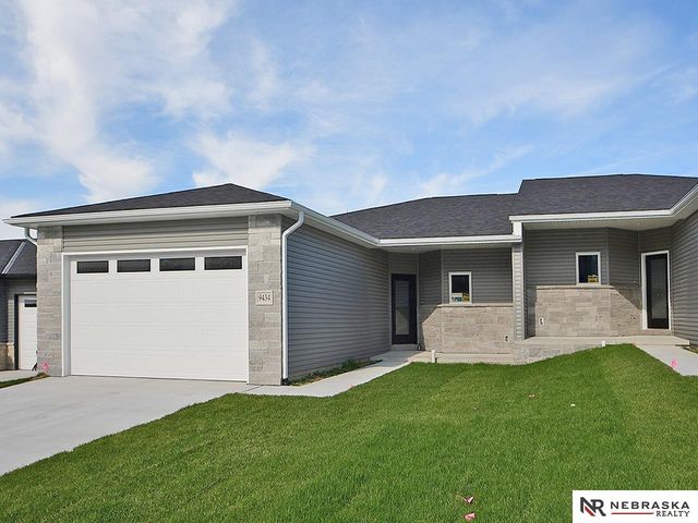 9434 Duckhorn Drive, Lincoln, NE 68526