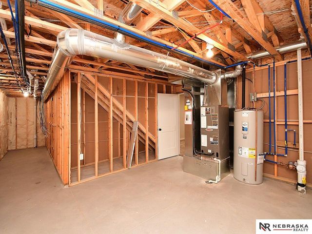 9434 Duckhorn Drive, Lincoln, NE 68526