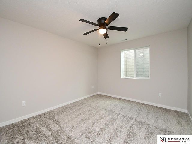 9434 Duckhorn Drive, Lincoln, NE 68526