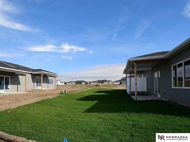 9434 Duckhorn Drive, Lincoln, NE 68526