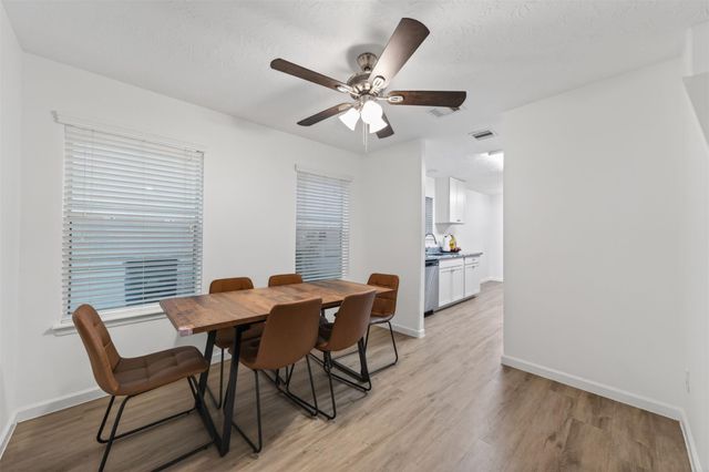 878 Sun Prairie Drive, Houston, TX 77090