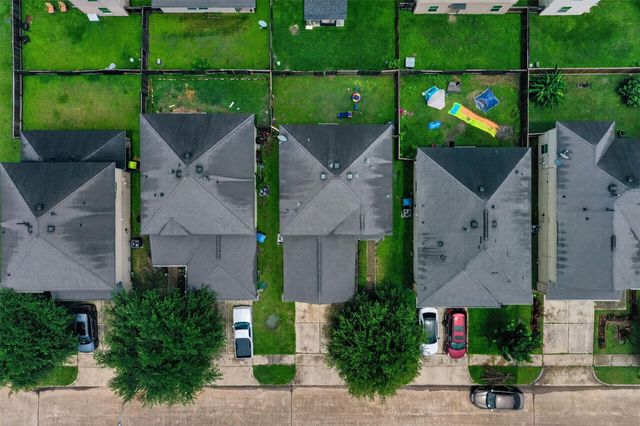 878 Sun Prairie Drive, Houston, TX 77090