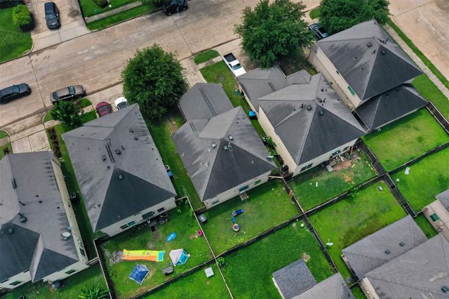878 Sun Prairie Drive, Houston, TX 77090