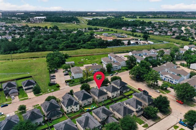 878 Sun Prairie Drive, Houston, TX 77090