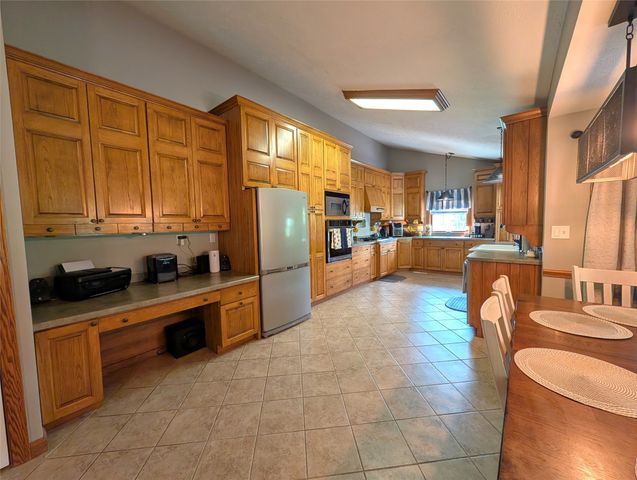 5820 LAKE PLEASANT Road, Erie, PA 16509
