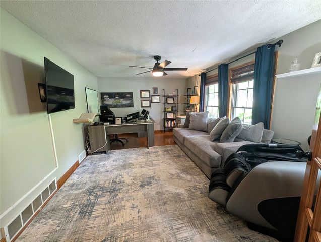 5820 LAKE PLEASANT Road, Erie, PA 16509
