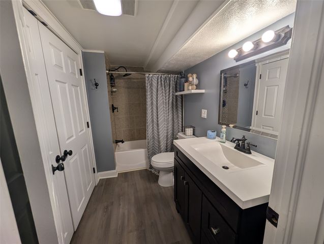 5820 LAKE PLEASANT Road, Erie, PA 16509