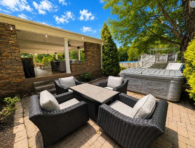 5820 LAKE PLEASANT Road, Erie, PA 16509