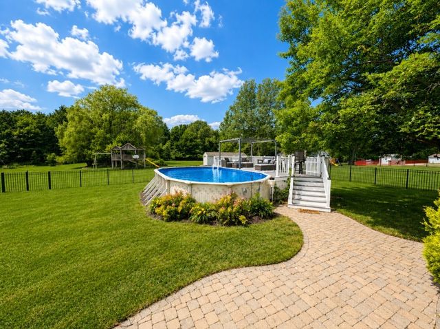 5820 LAKE PLEASANT Road, Erie, PA 16509