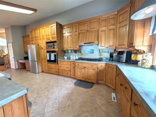 5820 LAKE PLEASANT Road, Erie, PA 16509