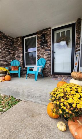 812 Apple Blossom Street, Excelsior Springs, MO 64024