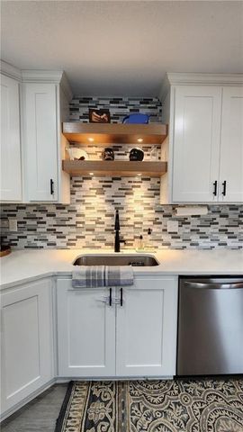 812 Apple Blossom Street, Excelsior Springs, MO 64024