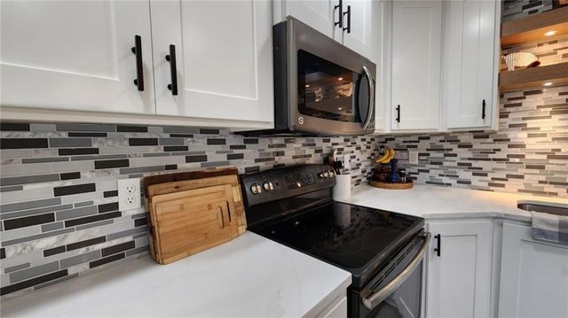 812 Apple Blossom Street, Excelsior Springs, MO 64024