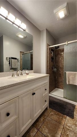 812 Apple Blossom Street, Excelsior Springs, MO 64024