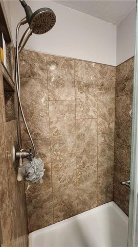 812 Apple Blossom Street, Excelsior Springs, MO 64024