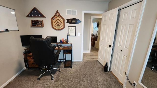 812 Apple Blossom Street, Excelsior Springs, MO 64024