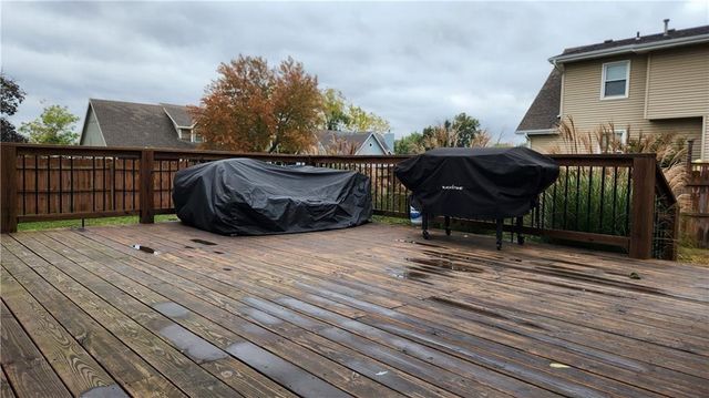 812 Apple Blossom Street, Excelsior Springs, MO 64024