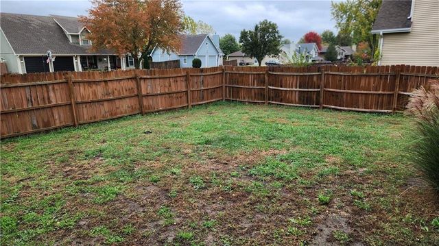 812 Apple Blossom Street, Excelsior Springs, MO 64024