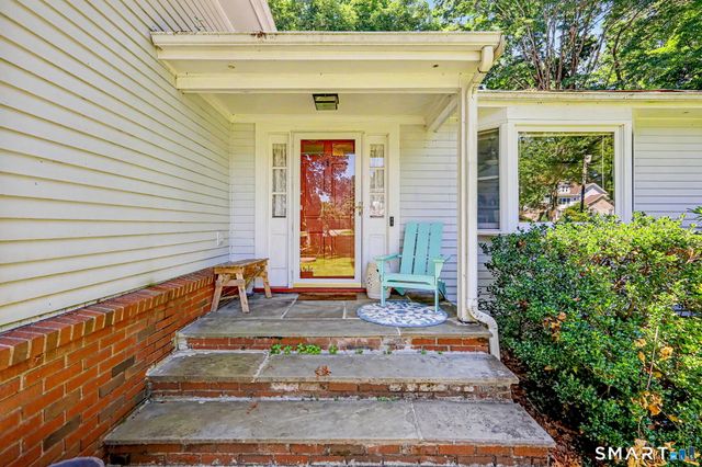32 Arbor Road, Stamford, CT 06903