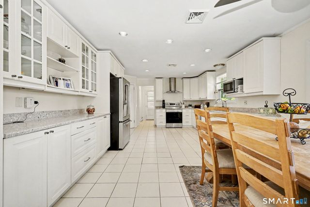 32 Arbor Road, Stamford, CT 06903