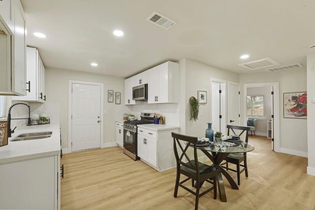 2415 E Taylor St, Stockton, CA 95205