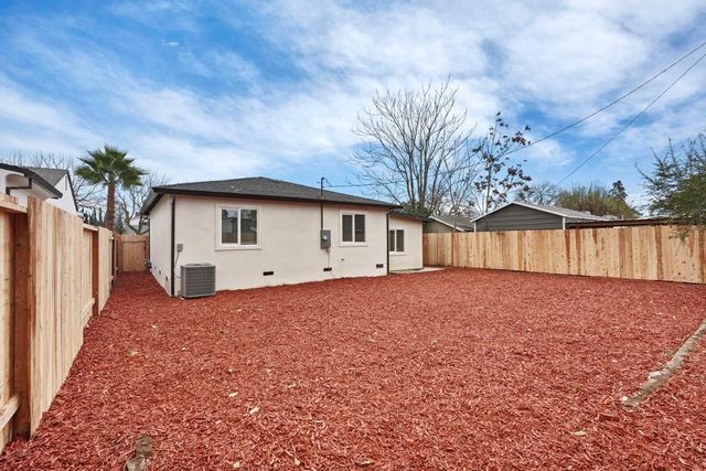 2415 E Taylor St, Stockton, CA 95205