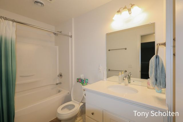 944 Harper Woods Drive Sw, Byron Twp, MI 49315