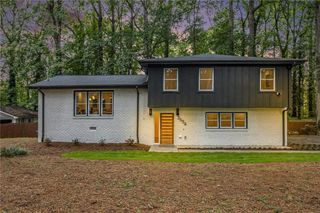3654 Lake SE Drive, Smyrna, GA 30082