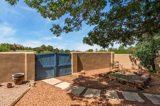 3 Ladera Place, Santa Fe, NM 87508