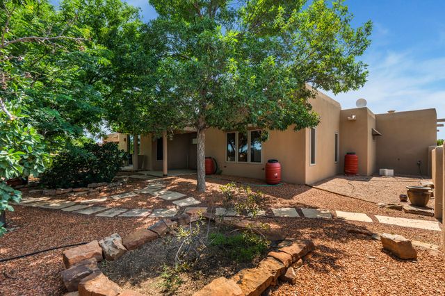 3 Ladera Place, Santa Fe, NM 87508