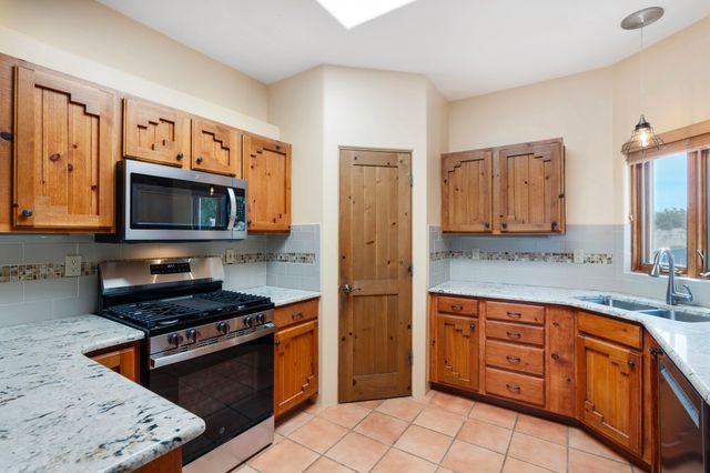 3 Ladera Place, Santa Fe, NM 87508
