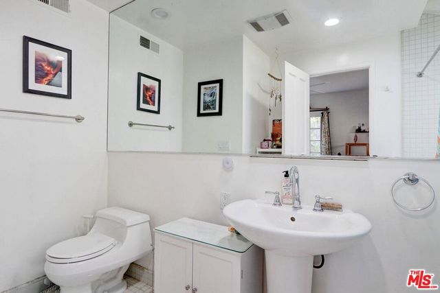 2716 Veteran Avenue, Los Angeles, CA 90064