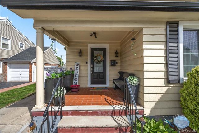 29 Crowell Street, Hempstead, NY 11550