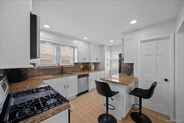 29 Crowell Street, Hempstead, NY 11550