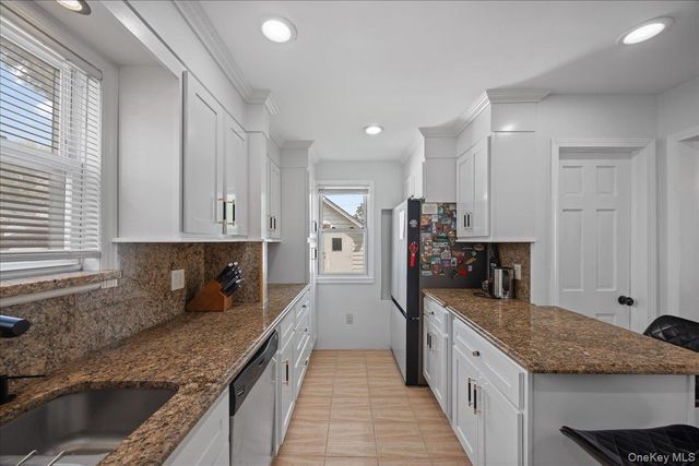 29 Crowell Street, Hempstead, NY 11550