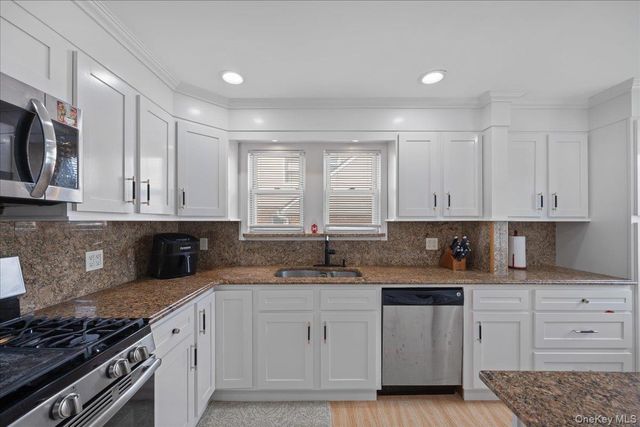29 Crowell Street, Hempstead, NY 11550