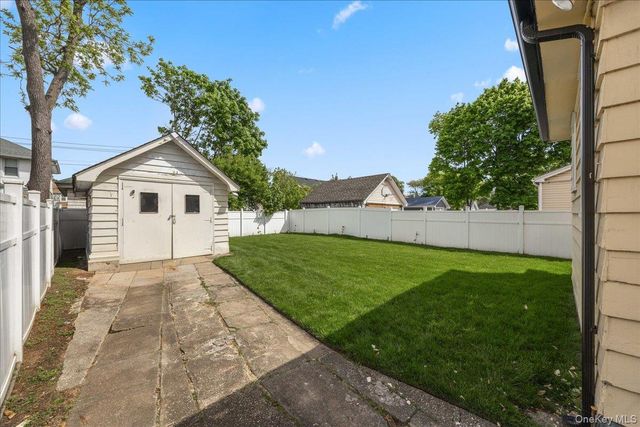 29 Crowell Street, Hempstead, NY 11550