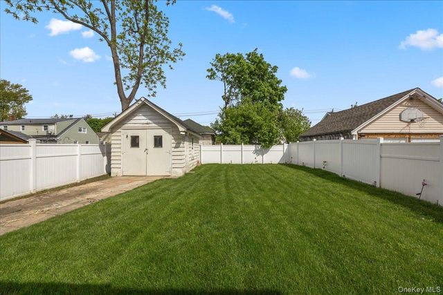 29 Crowell Street, Hempstead, NY 11550